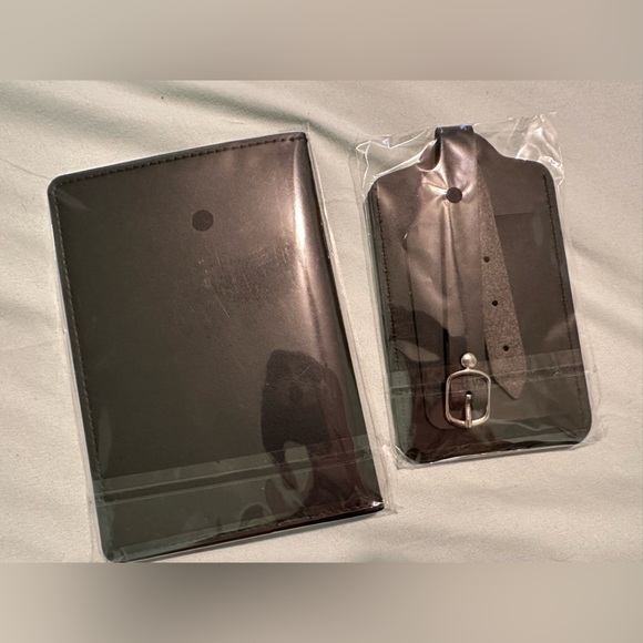 ‘Mr.’ Passport Holder and Luggage Tag Set - Picture 2 of 2